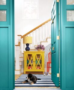 Hallway-Decor-Ideas-Pop-out-hues