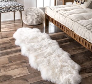 Natural-sheepskin-rug