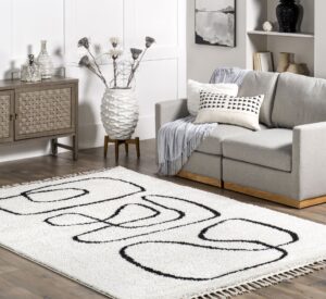 White-Scandinavian-Pattern-Rug