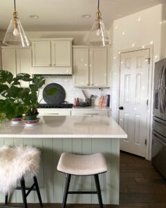 benjamin moore october mist